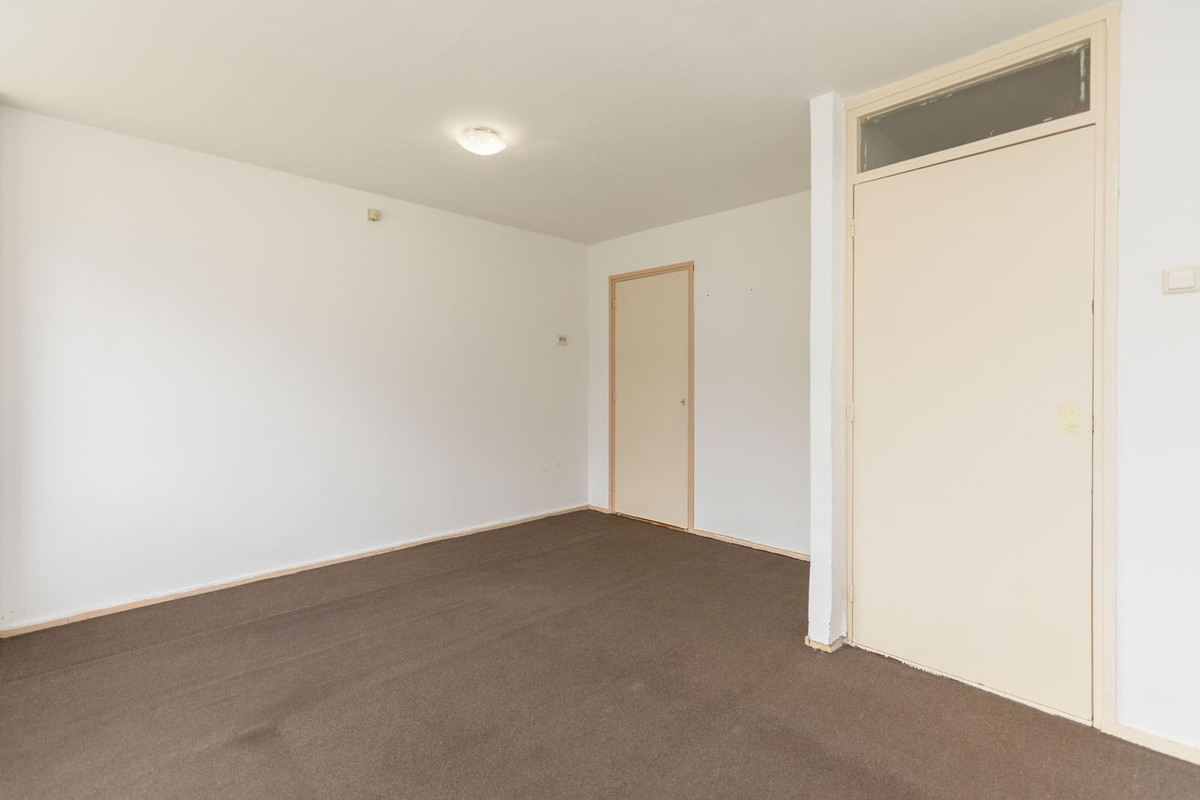 Tussenwoning te koop: Kalmoesstraat 45, Hoogvliet Rotterdam