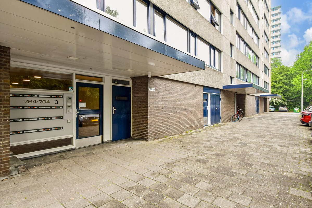 Appartement te koop: Roland Holstlaan 770, Delft
