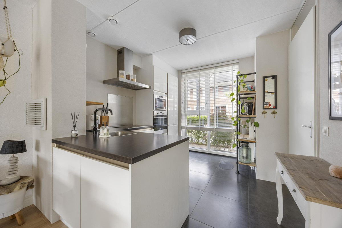 Tussenwoning te koop: Keurvorstsingel 10, Huissen