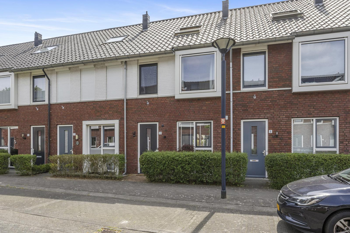 Tussenwoning te koop: Keurvorstsingel 10, Huissen