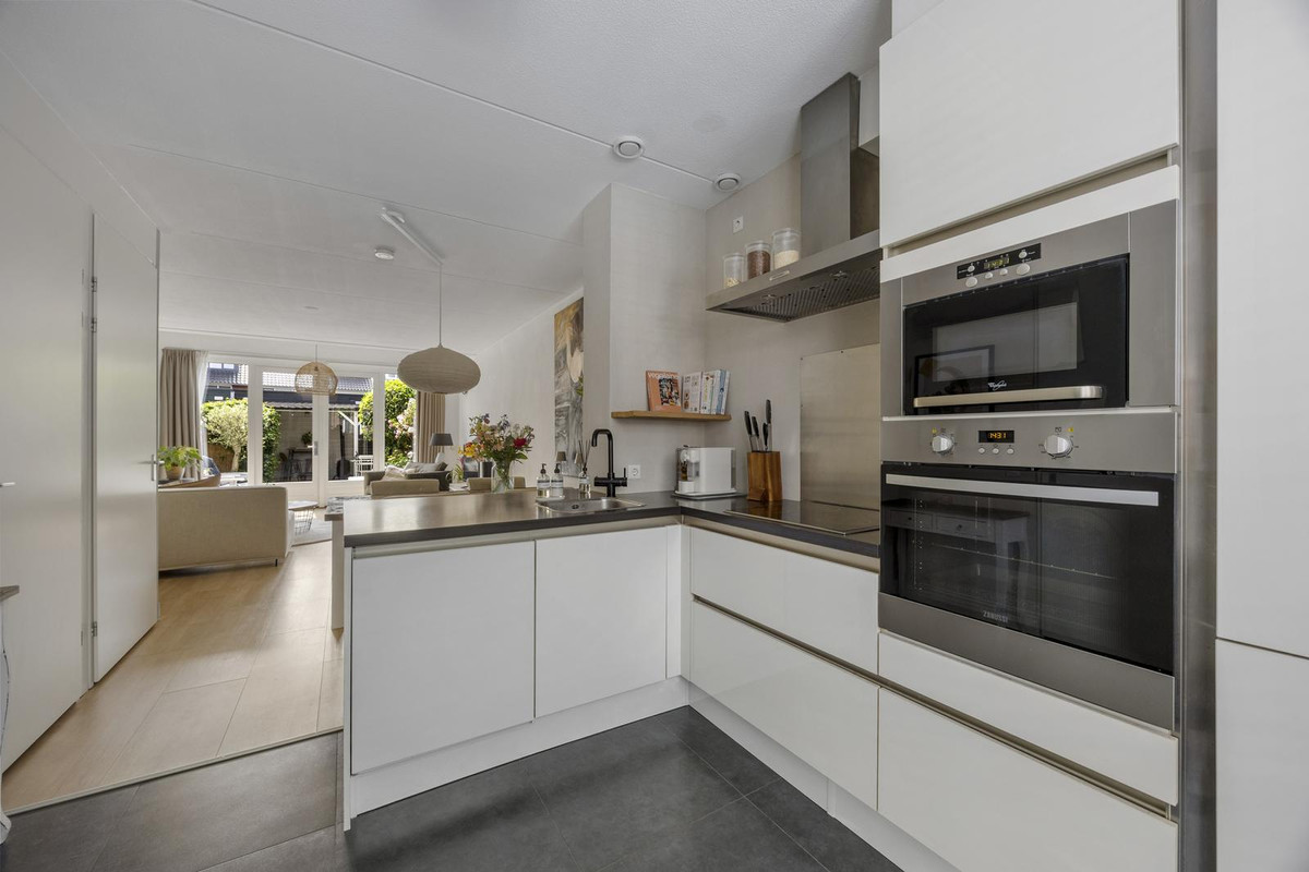 Tussenwoning te koop: Keurvorstsingel 10, Huissen
