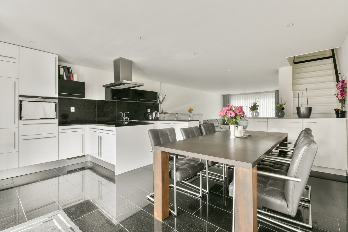 Tussenwoning te koop: Schoofstraat 28, Purmerend