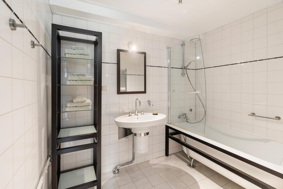 Tussenwoning te koop: Bergoord 21, Rotterdam