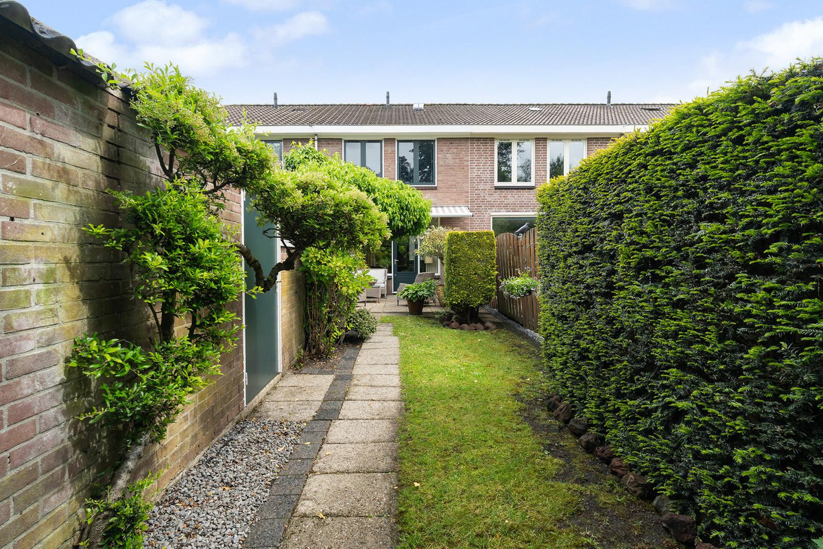 Tussenwoning te koop: Bergoord 21, Rotterdam