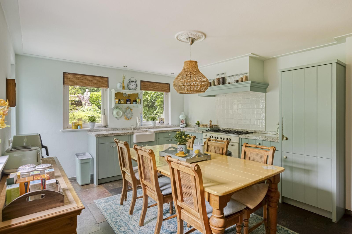 Twee-onder-één-kap te koop: Berliozhof 19, Schijndel