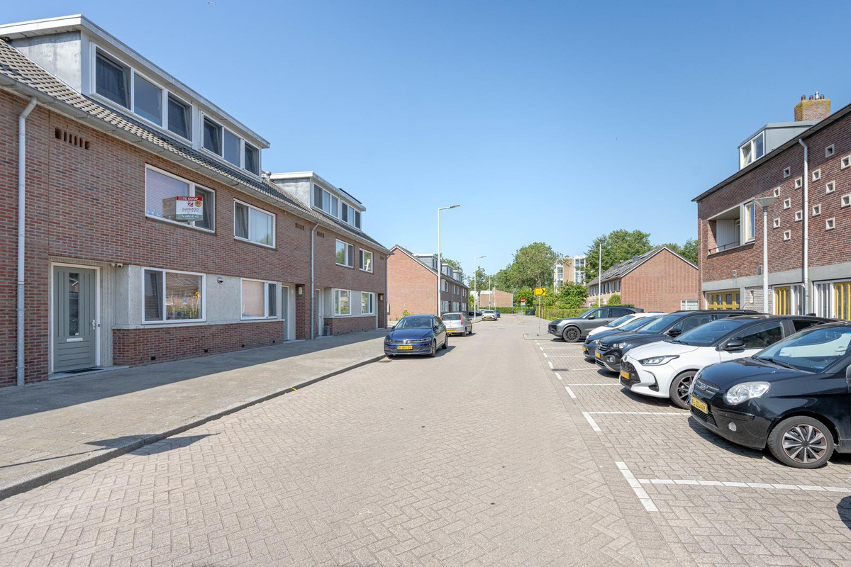Tussenwoning te koop: Serooskerkestraat 16, Rotterdam