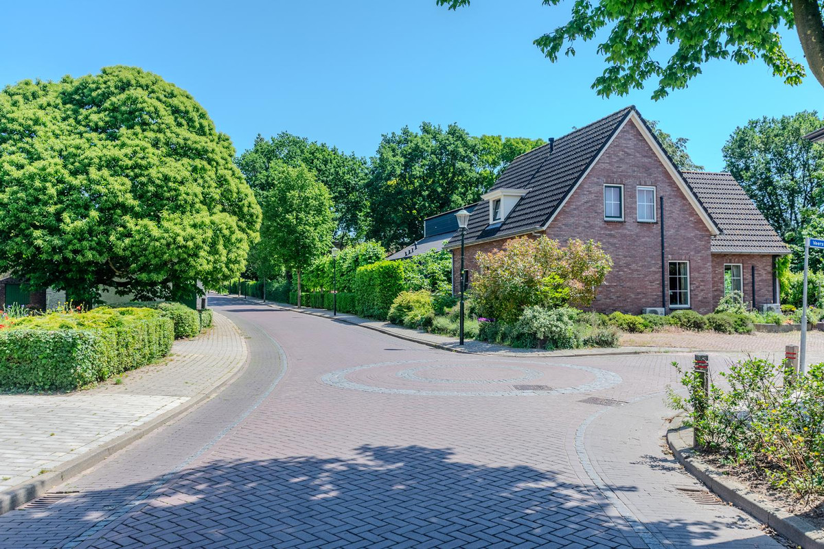 Vrijstaande woning te koop: Dorpsstraat 14, Woensdrecht