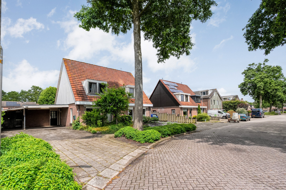 Twee-onder-één-kap te koop: De Koningsvaren 71, Dedemsvaart