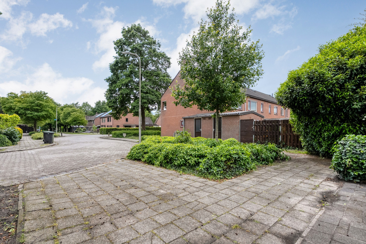 Twee-onder-één-kap te koop: De Koningsvaren 71, Dedemsvaart
