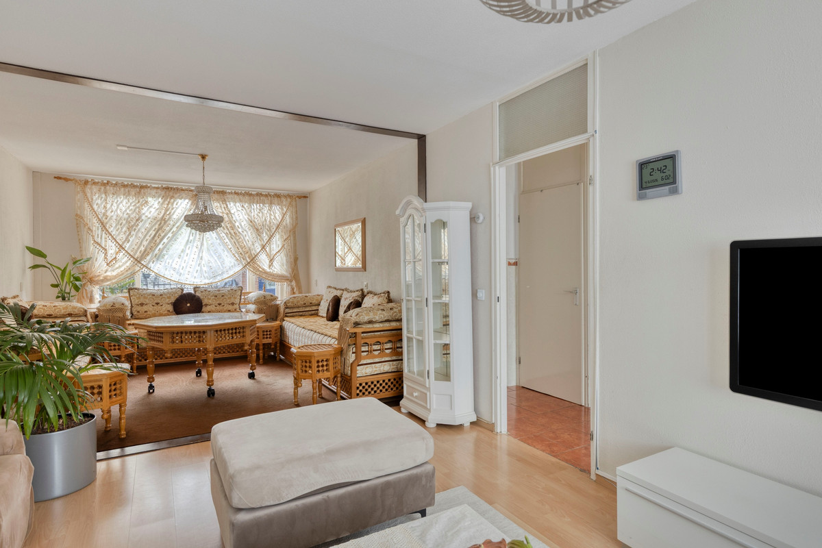 Appartement te koop: Margaretha Van Hennebergweg 29, 'S-Gravenhage