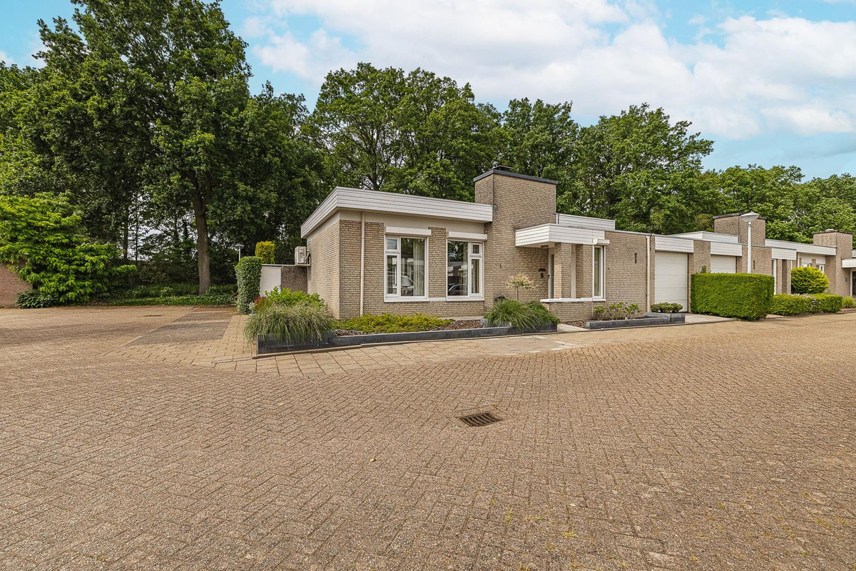 Hoekwoning te koop: Châteaurouxhof 1, Eindhoven