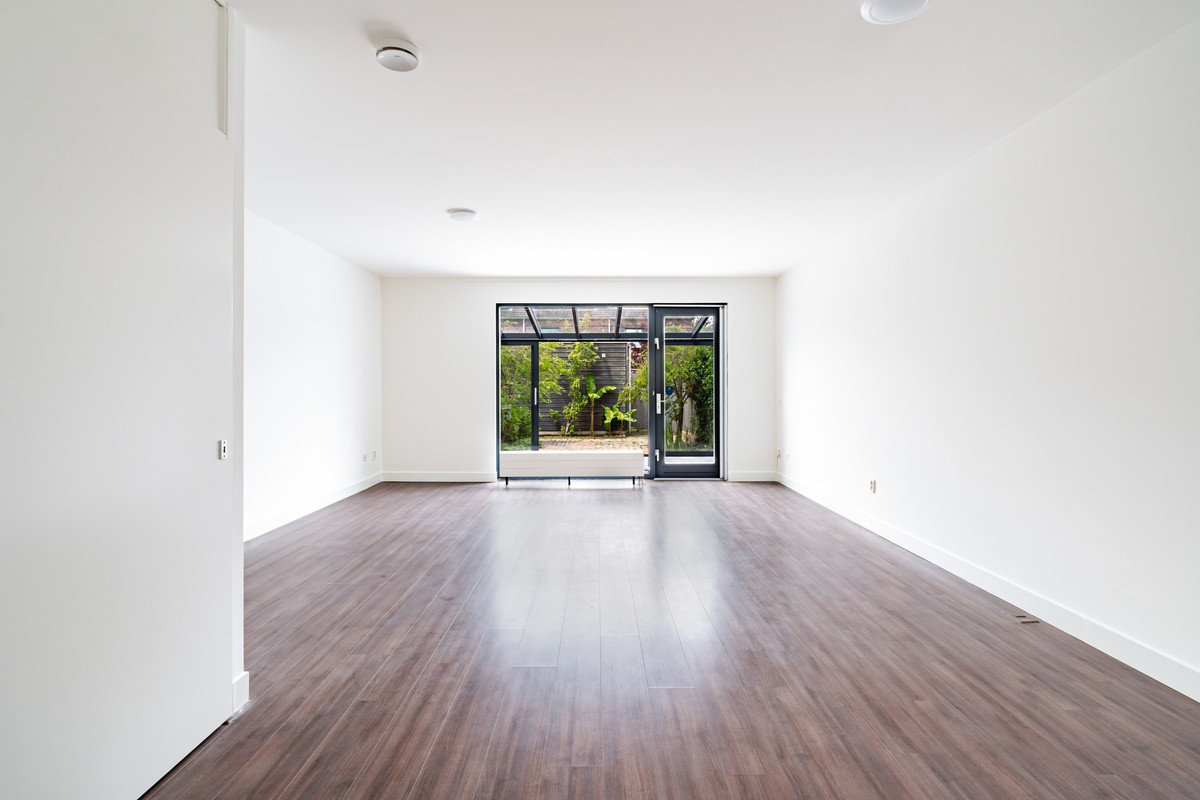 Tussenwoning te koop: Adrianus Van Driellaan 10, 'S-Gravenhage