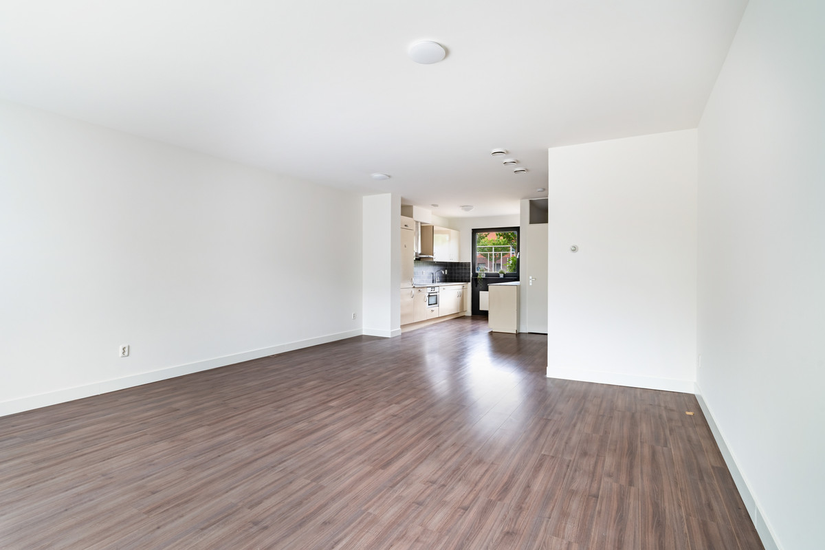 Tussenwoning te koop: Adrianus Van Driellaan 10, 'S-Gravenhage