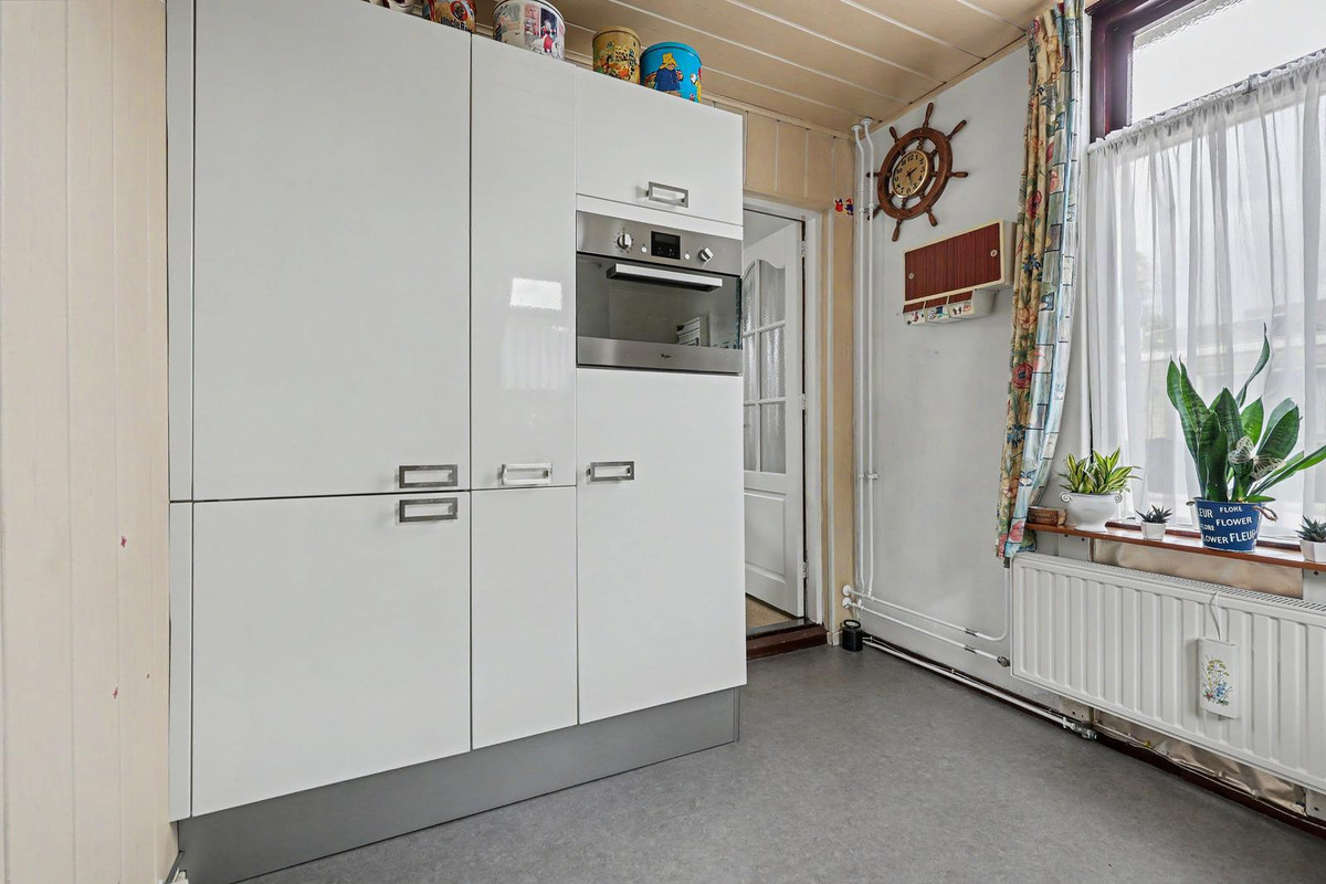 Vrijstaande woning te koop: Schenkeldijk 2, Strijen
