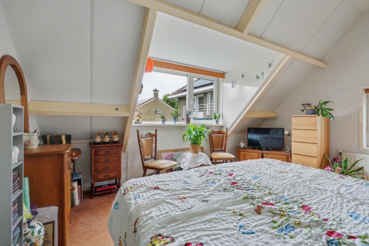 Vrijstaande woning te koop: Schenkeldijk 2, Strijen