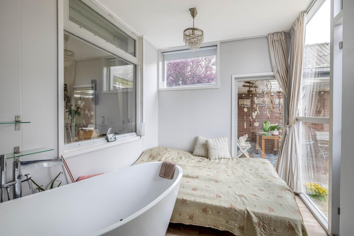 Twee-onder-één-kap te koop: Klaverstraat 1, Julianadorp
