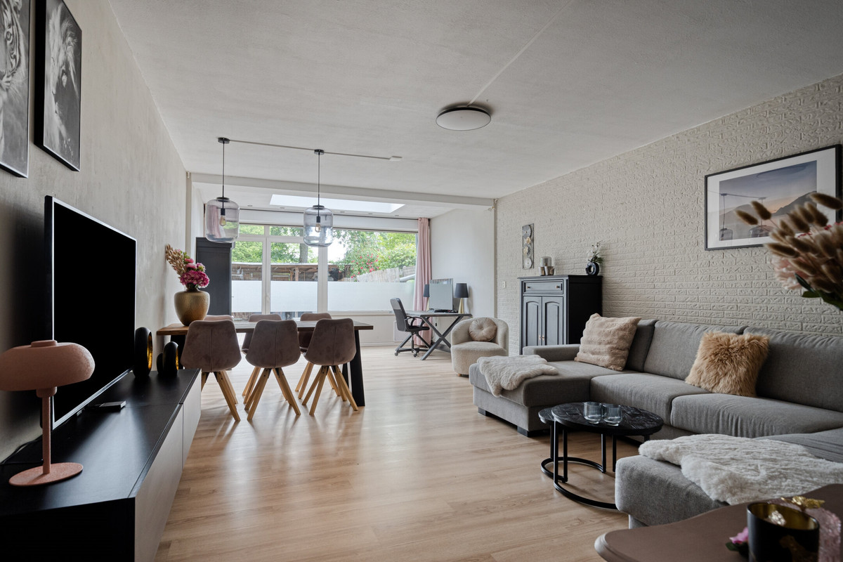 Tussenwoning te koop: Haagbeemd 14, Eindhoven