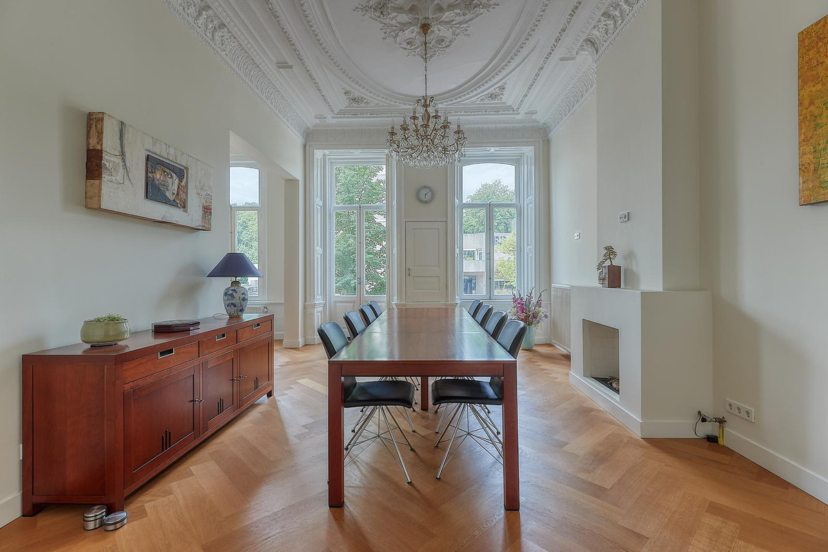 Tussenwoning te koop: Bezuidenhoutseweg 123, 'S-Gravenhage
