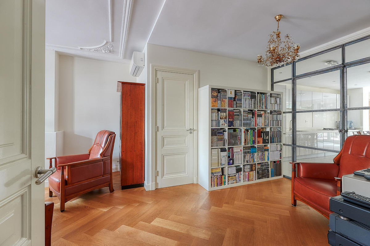 Tussenwoning te koop: Bezuidenhoutseweg 123, 'S-Gravenhage
