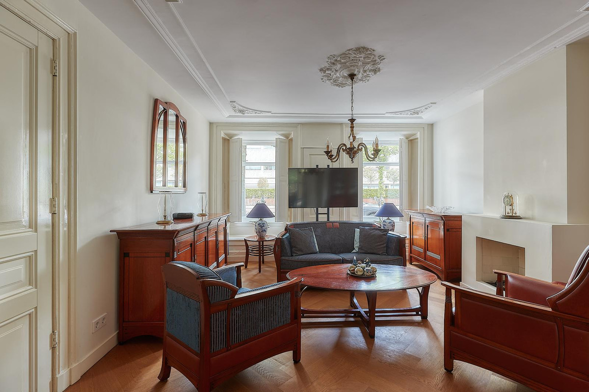 Tussenwoning te koop: Bezuidenhoutseweg 123, 'S-Gravenhage