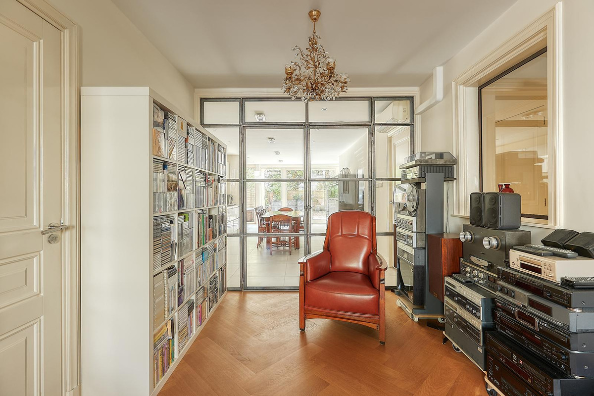 Tussenwoning te koop: Bezuidenhoutseweg 123, 'S-Gravenhage