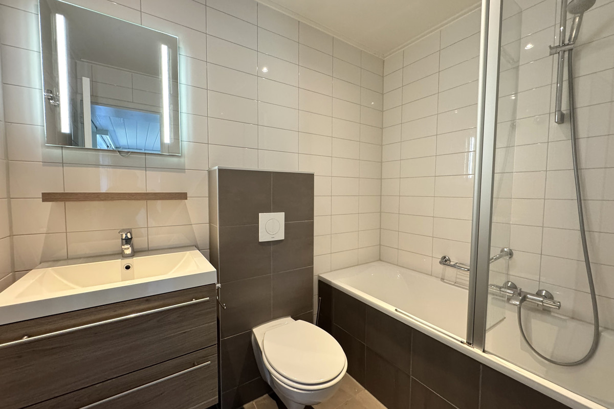 Hoekwoning te koop: Lommerbergen 632, Reuver