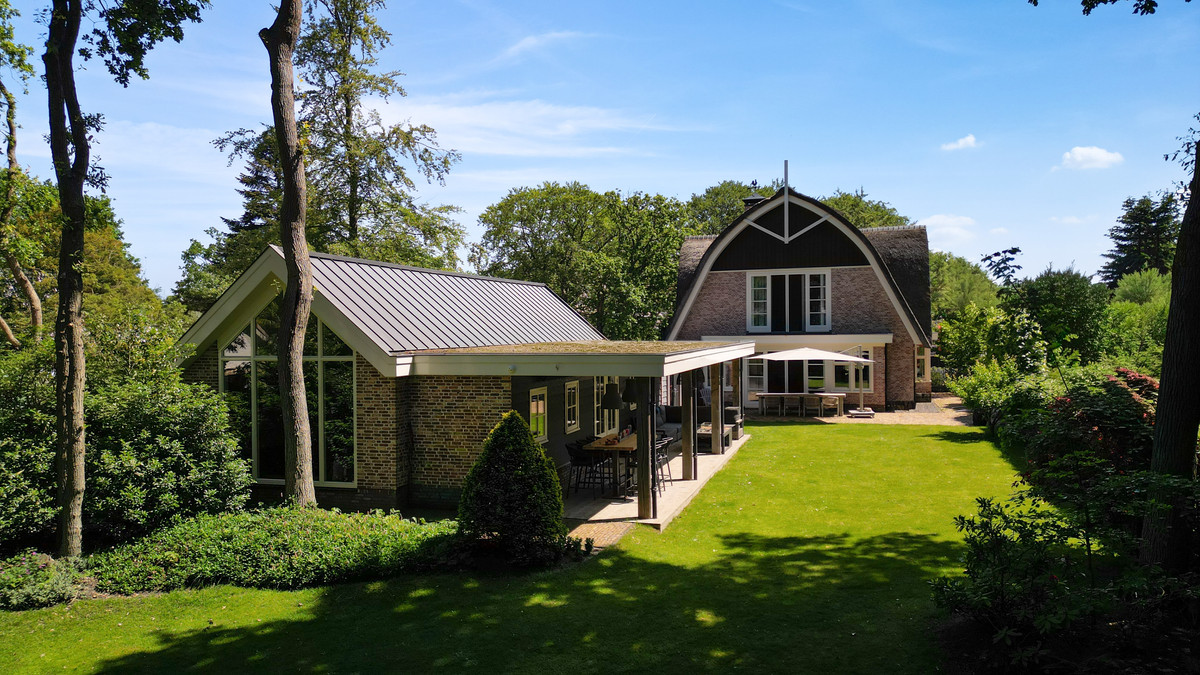 Vrijstaande woning te koop: Komlaan 21, Bergen (Nh)