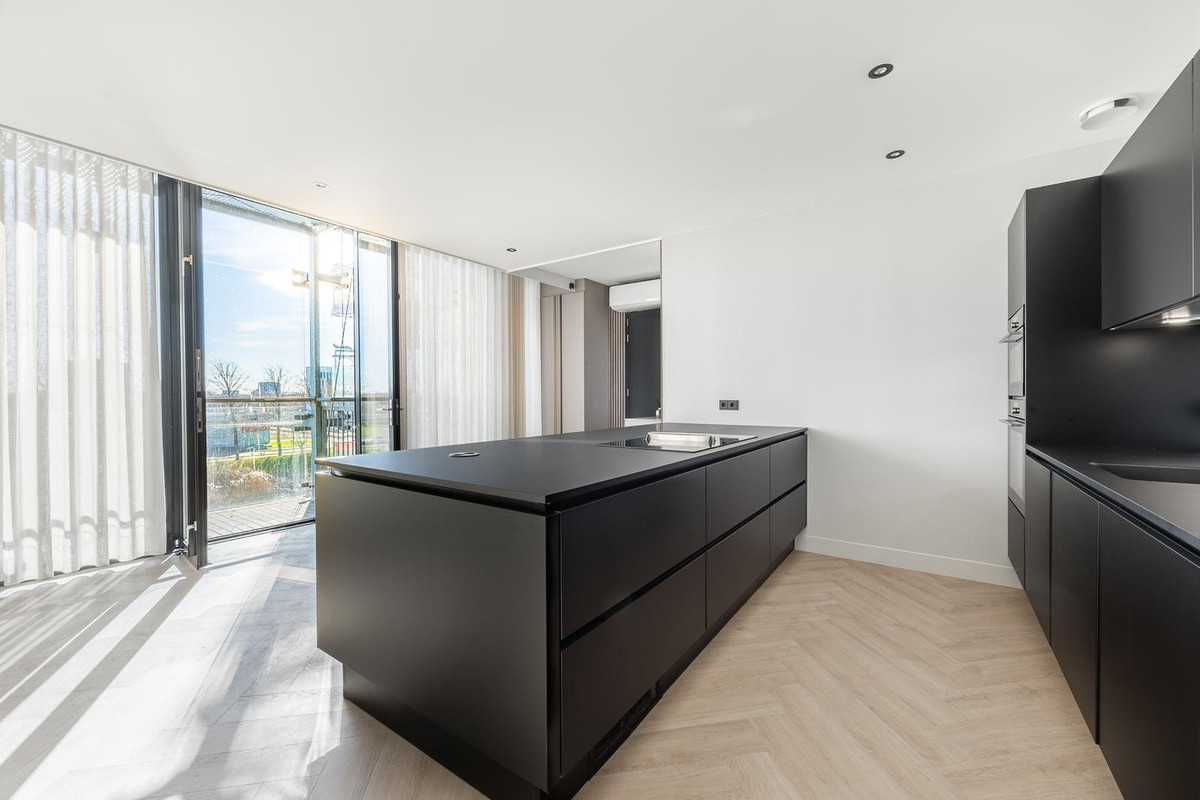 Appartement te koop: Zilverparkkade 132, Lelystad