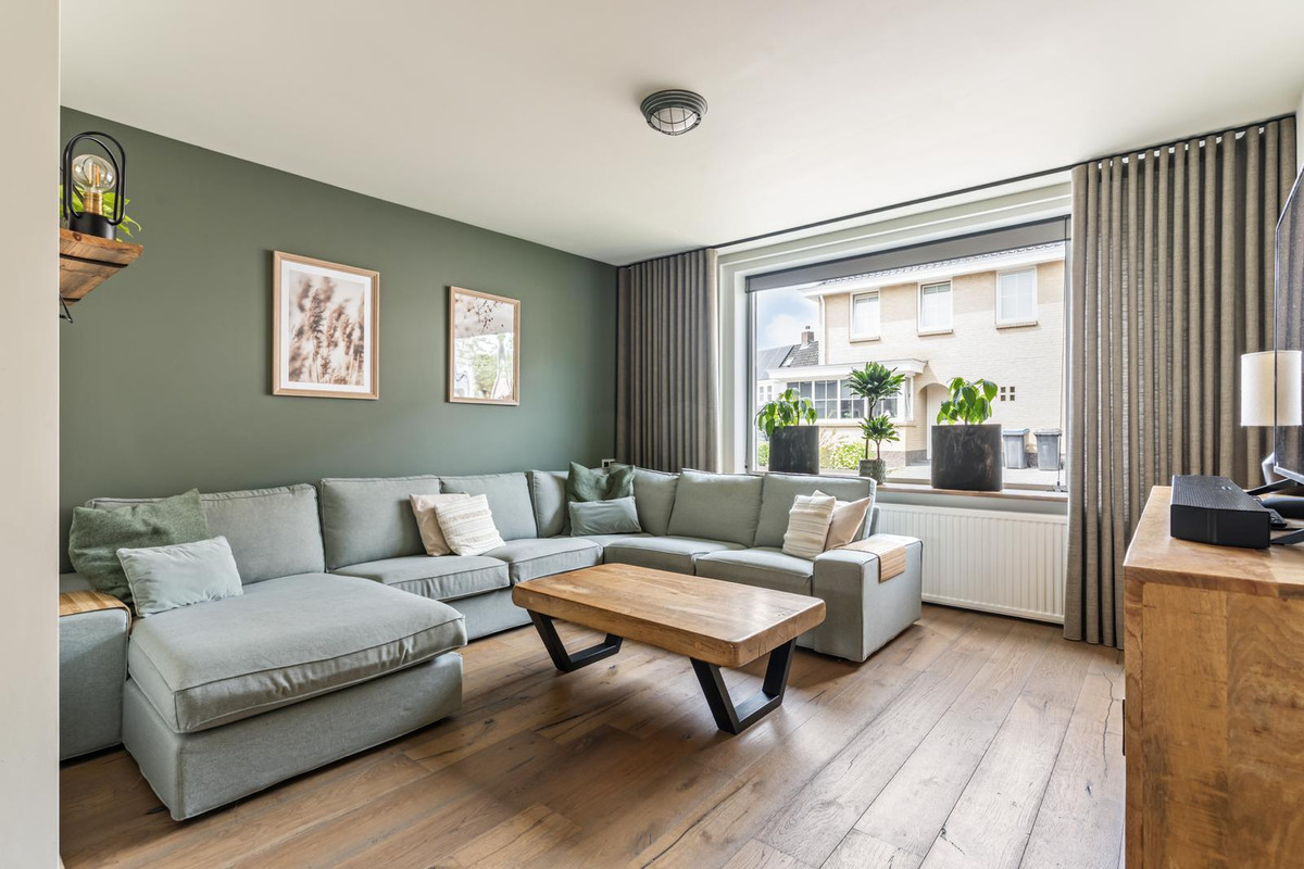 Hoekwoning te koop: Schurinksdwarsweg 34, Enschede