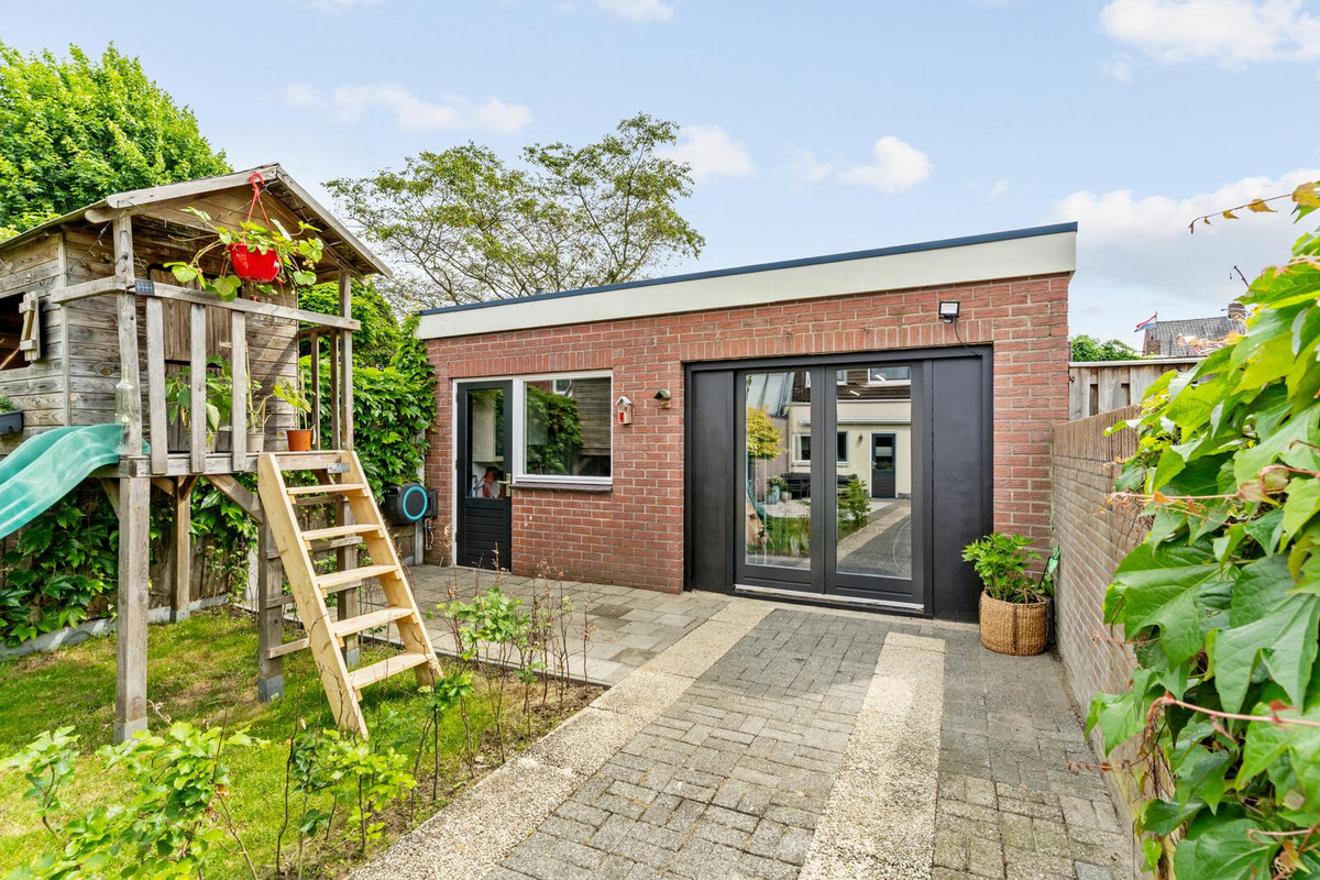 Hoekwoning te koop: Schurinksdwarsweg 34, Enschede