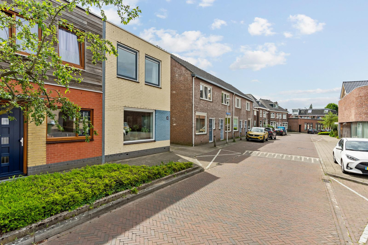 Hoekwoning te koop: Schurinksdwarsweg 34, Enschede