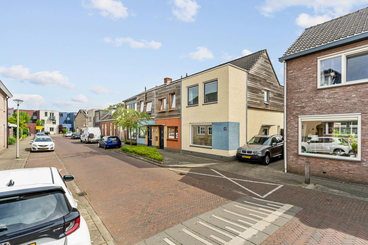 Hoekwoning te koop: Schurinksdwarsweg 34, Enschede