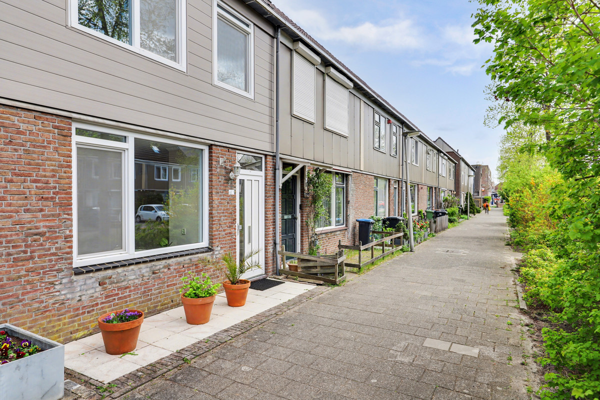 Tussenwoning te koop: Overlanderstraat 680, Purmerend