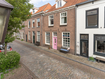 Kerkstraat 21