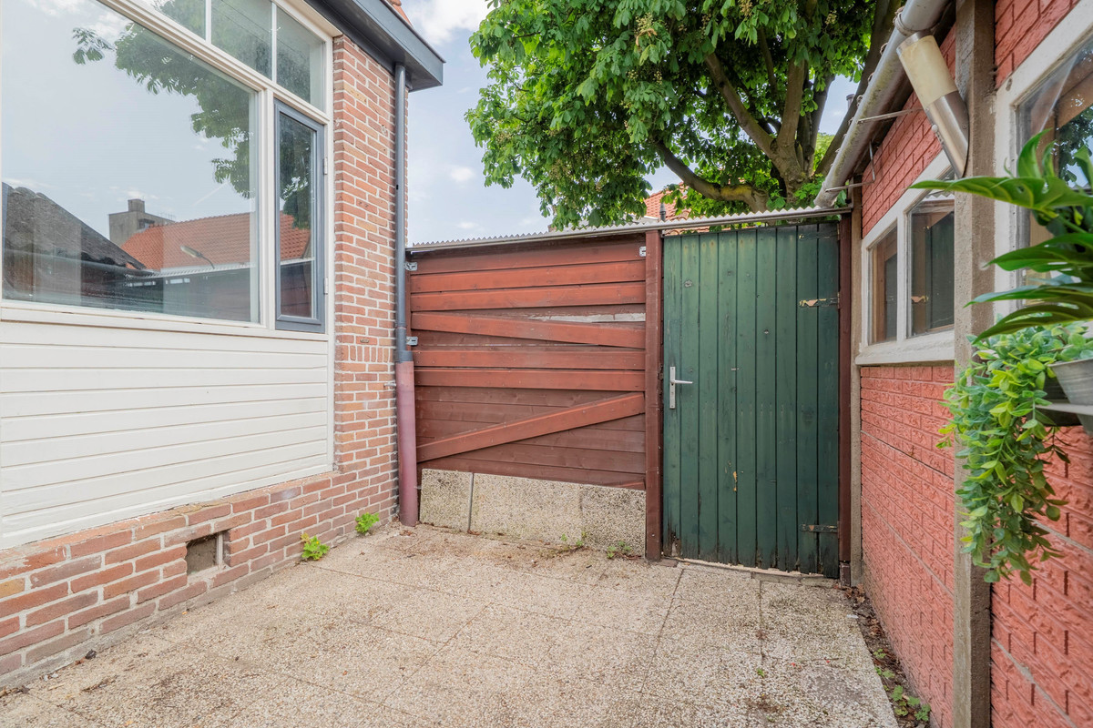 Vrijstaande woning te koop: Pieter Latensteinstraat 74, Zaandam