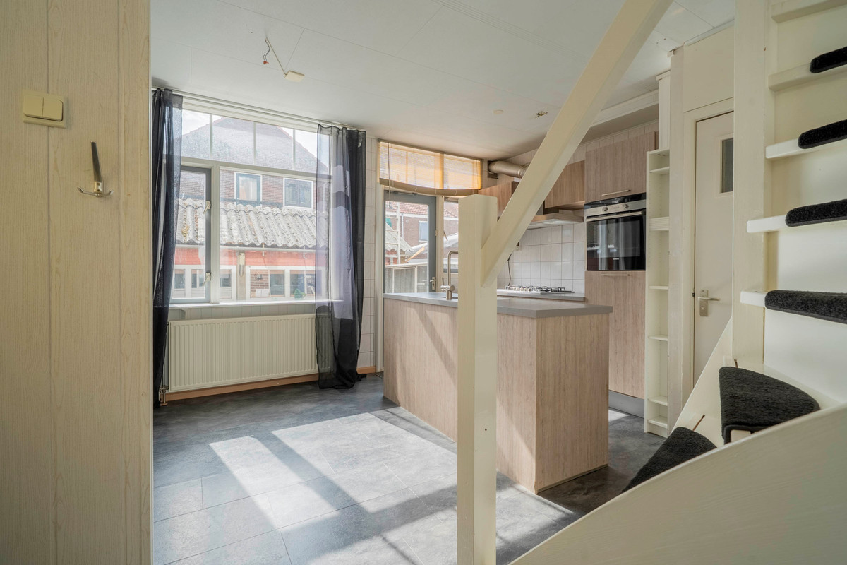 Vrijstaande woning te koop: Pieter Latensteinstraat 74, Zaandam
