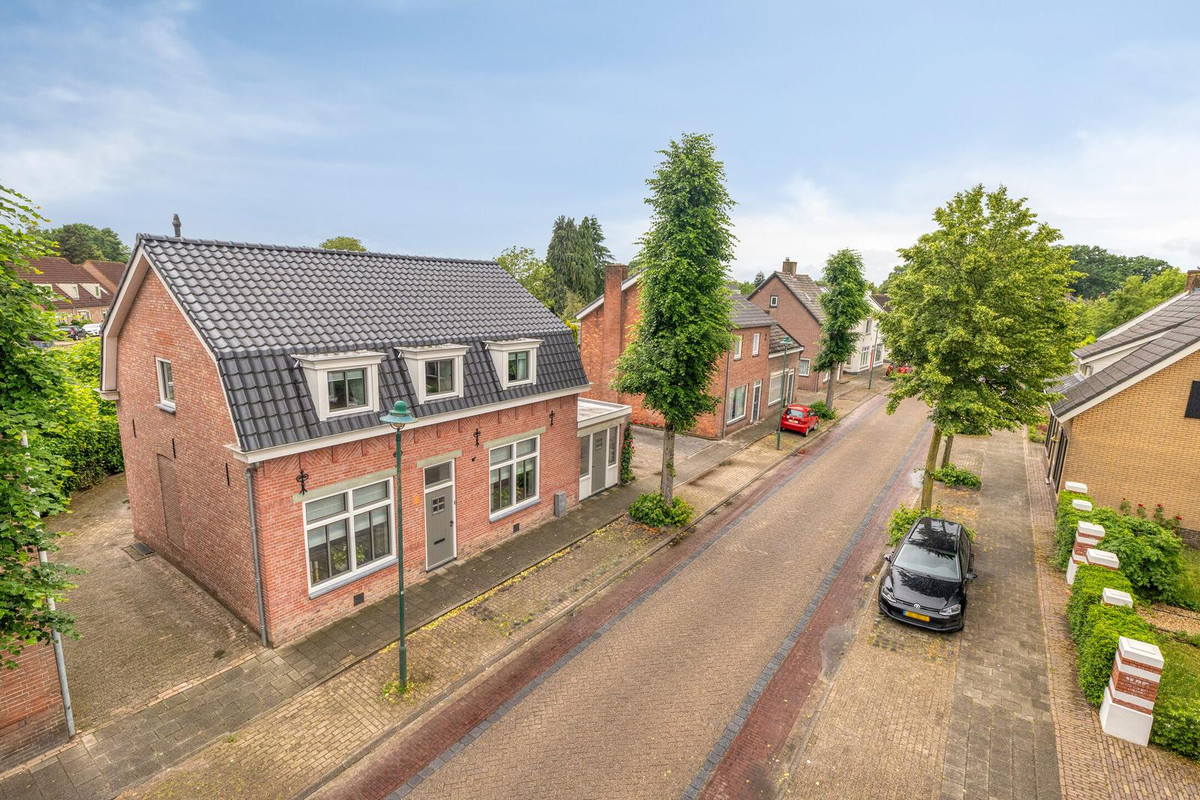 Vrijstaande woning te koop: Stationstraat 30, Alphen