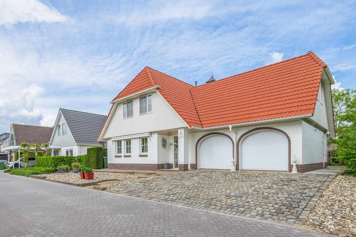 Vrijstaande woning te koop: Woubrechterf 37, Waddinxveen