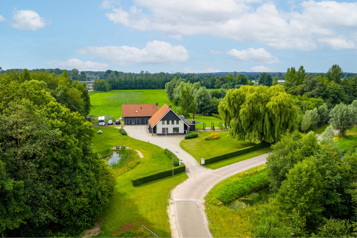 Vrijstaande woning te koop: Enterveenweg 3, Enter