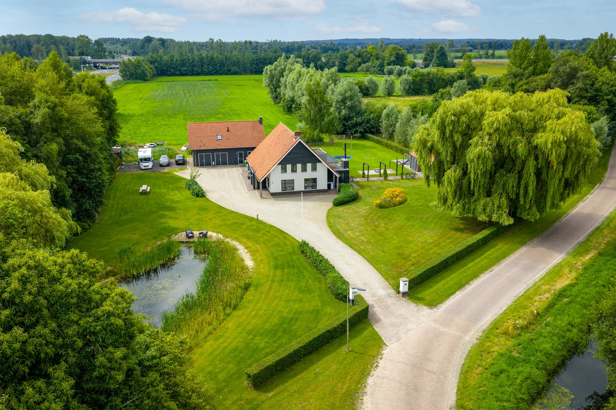 Vrijstaande woning te koop: Enterveenweg 3, Enter