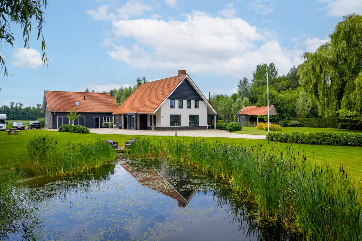 Vrijstaande woning te koop: Enterveenweg 3, Enter
