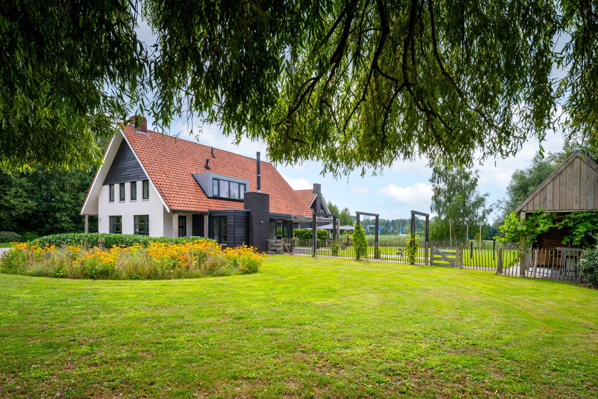 Vrijstaande woning te koop: Enterveenweg 3, Enter