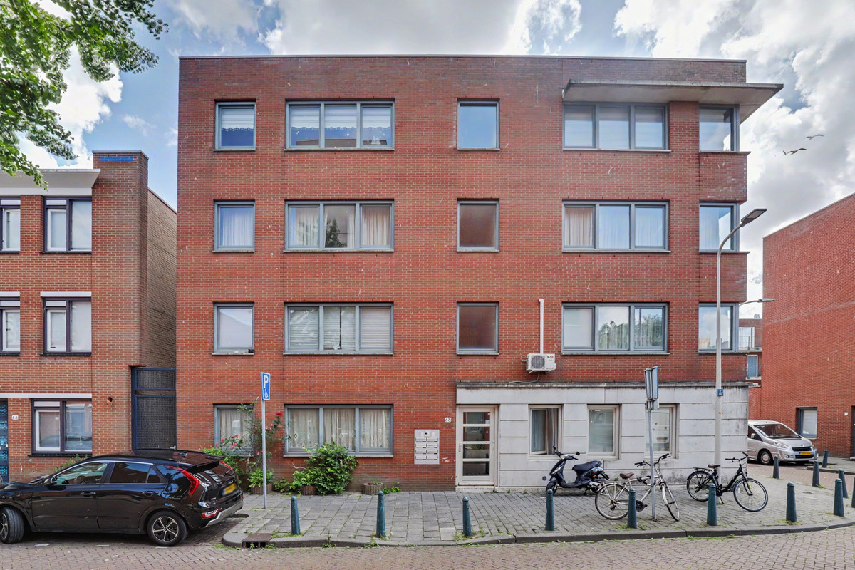 Appartement te koop: Honselersdijkstraat 84, 'S-Gravenhage