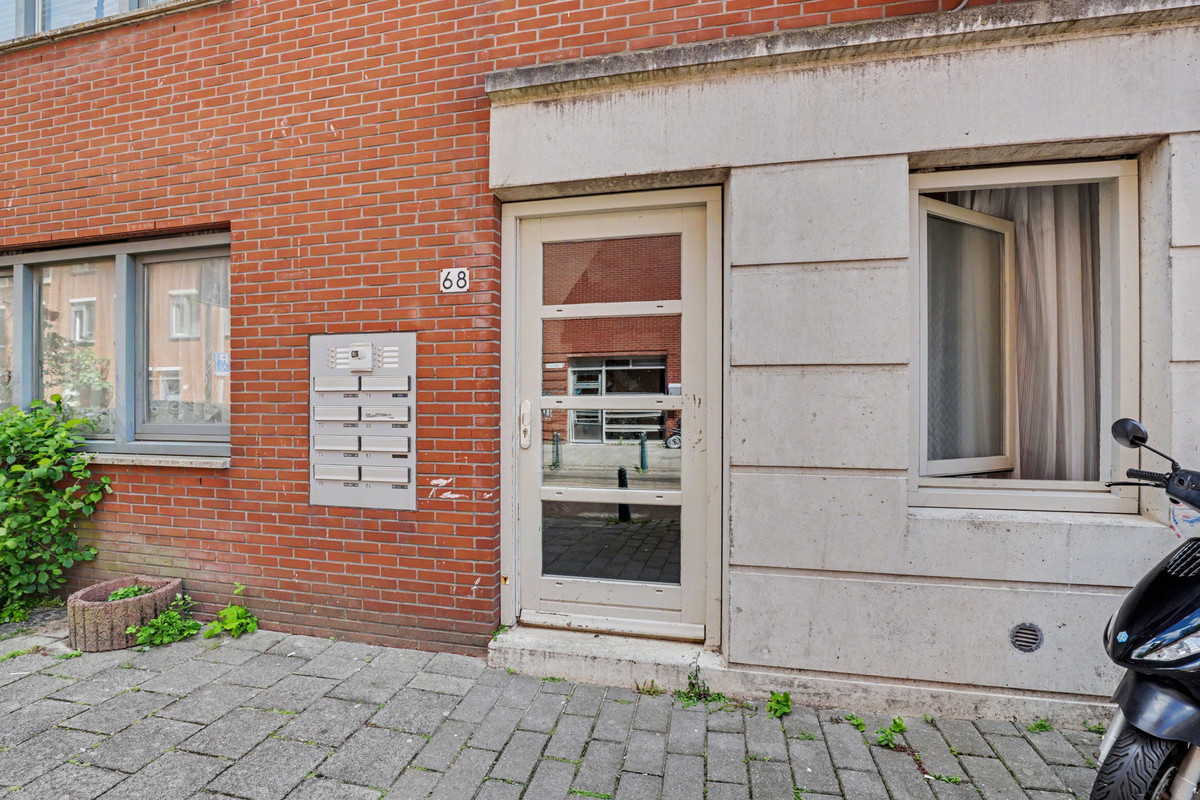 Appartement te koop: Honselersdijkstraat 84, 'S-Gravenhage