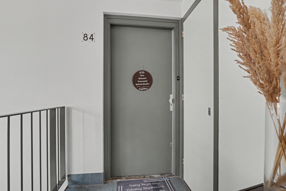 Appartement te koop: Honselersdijkstraat 84, 'S-Gravenhage