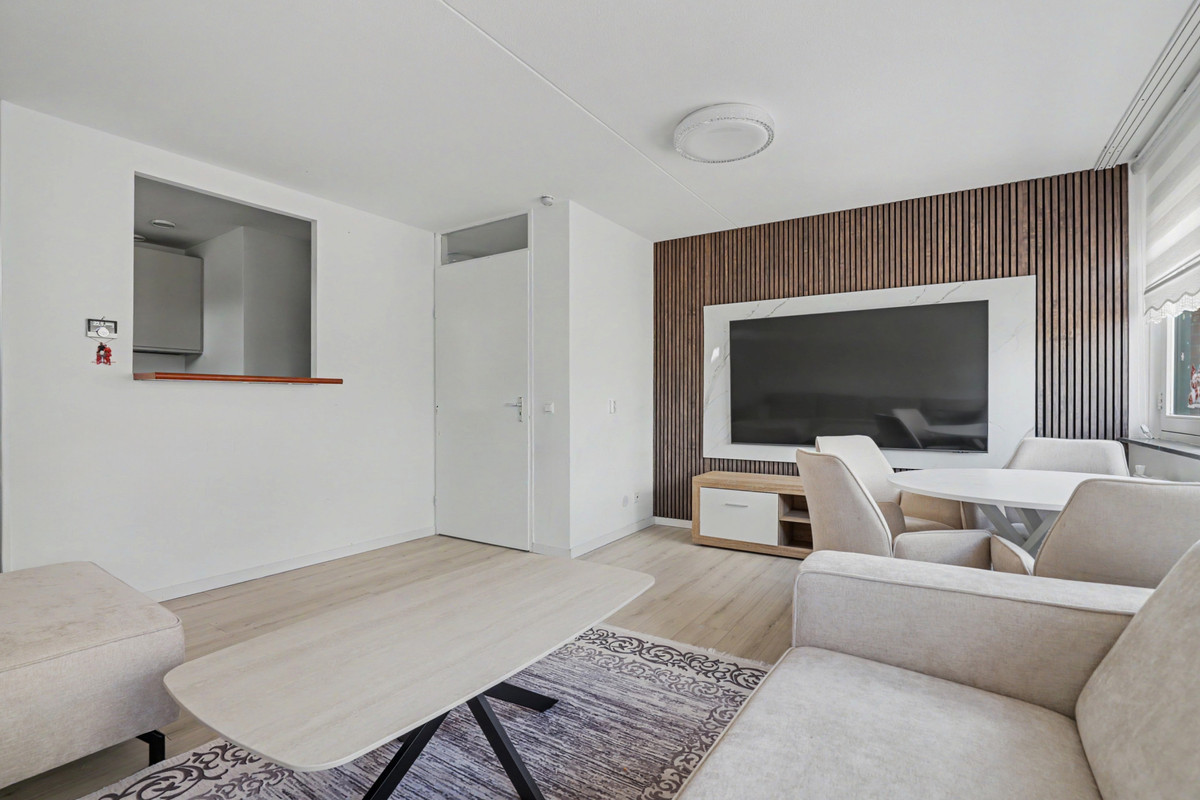 Appartement te koop: Honselersdijkstraat 84, 'S-Gravenhage