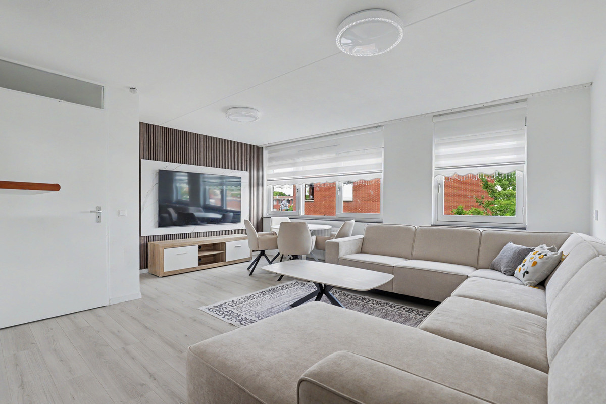 Appartement te koop: Honselersdijkstraat 84, 'S-Gravenhage