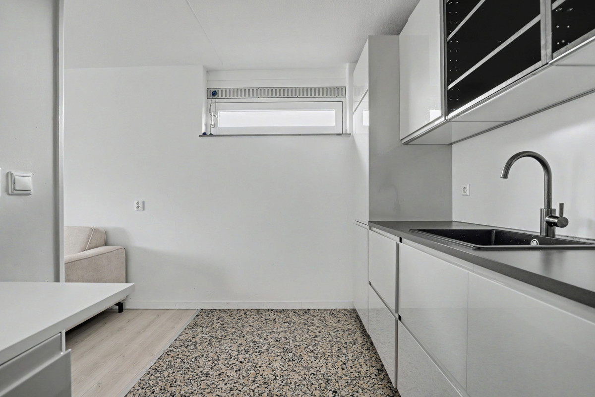 Appartement te koop: Honselersdijkstraat 84, 'S-Gravenhage