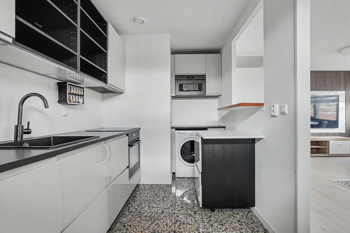 Appartement te koop: Honselersdijkstraat 84, 'S-Gravenhage
