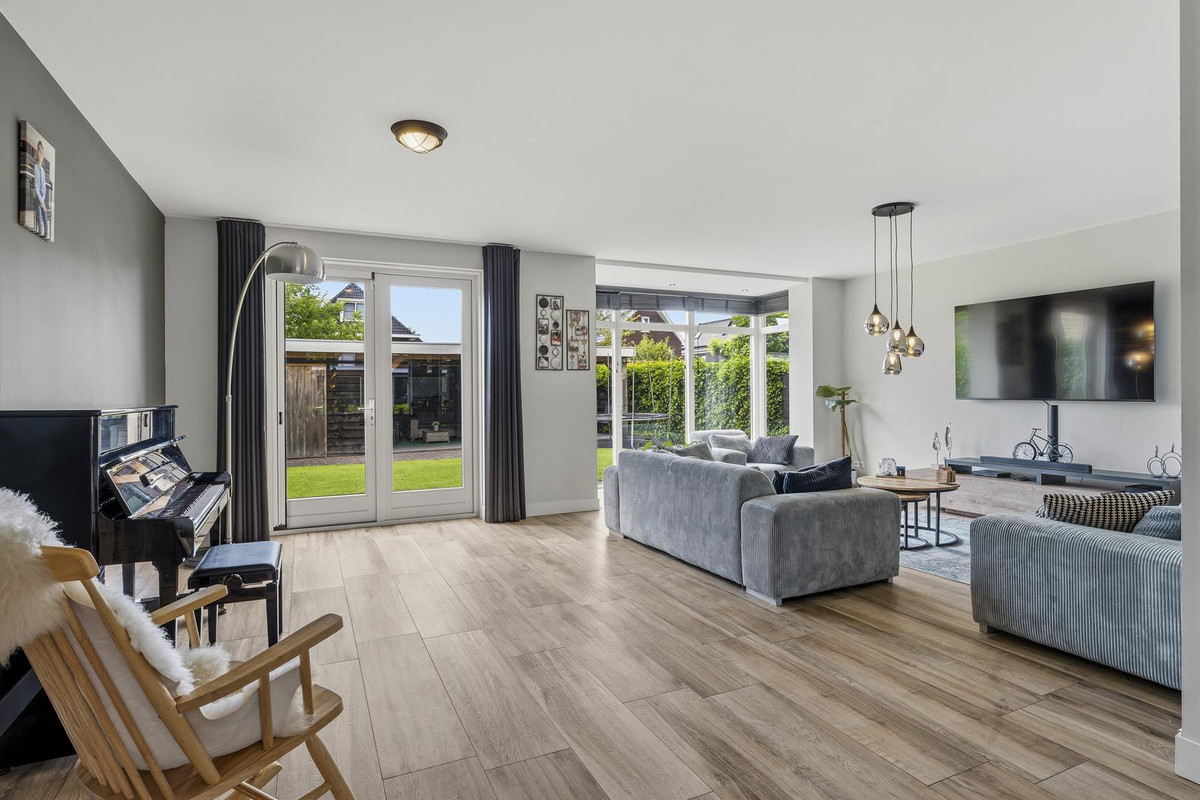 Vrijstaande woning te koop: Brikzeil 20, Almere